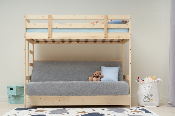 Двухъярусная кровать массив с диван-кроватью светло-серый / натуральный